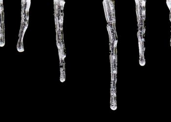 قطعی برق، لوله های یخ زده و طوفان زمستانی