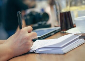 هستی، داستانی از شیرین پارسی