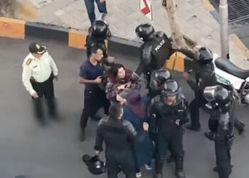 برگزار شدن دادگاههای مجازی چند دقیقه ای برای زنان بازداشت شده در جریان جنبش «زن زندگی آزادی»