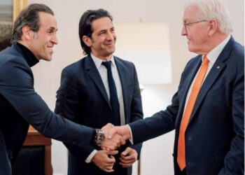 ممنوعالخروجی خانواده همسر علی کریمی در ایران؛ افشای اسناد محرمانه اطلاعات سپاه