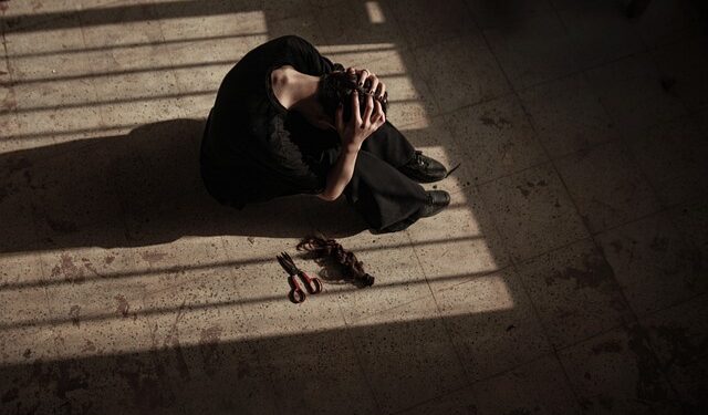 «آن نگاه» – داستانی از هستی دادار