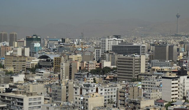 خیابان حافظ – داستانی از شهناز البرزی